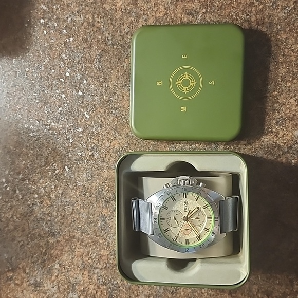 Fossil Watch- Breaker Chronograph with Nylon Strap - Picture 2 of 4